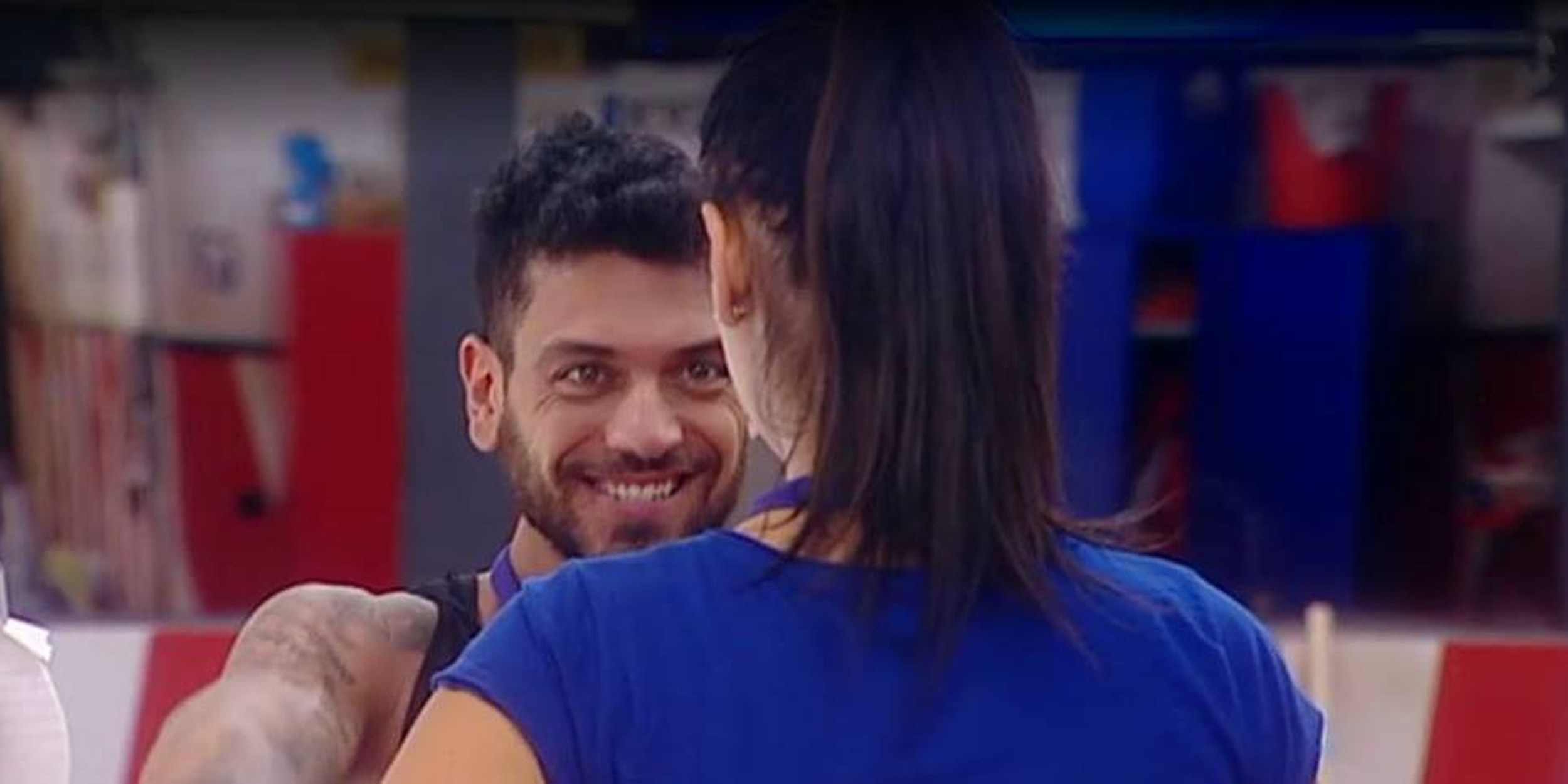News Grande Fratello 14: Federica e Alessandro passano la notte insieme, lei è confusa e lui piange...