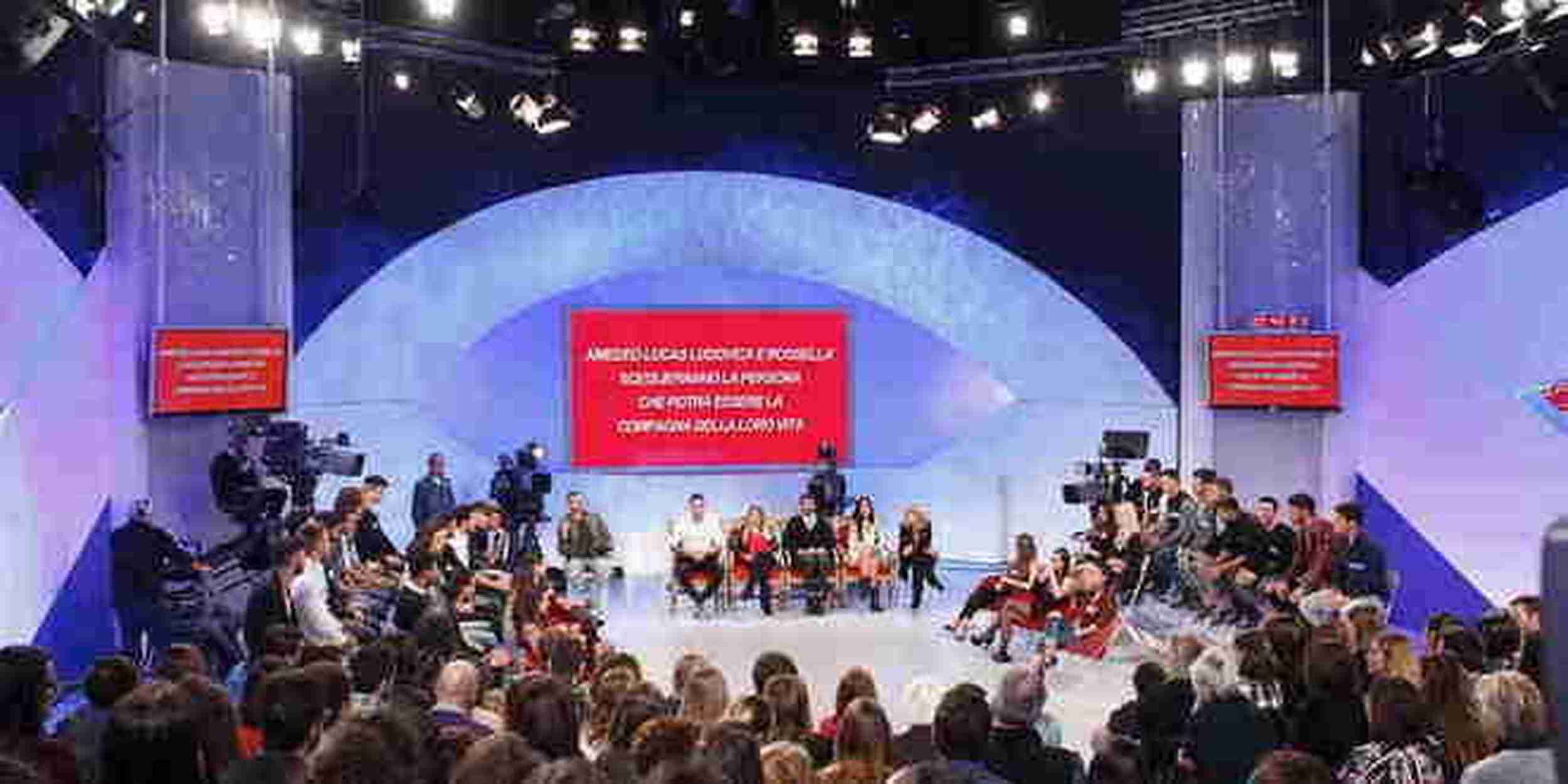 Anticipazioni Uomini e Donne: sta per essere registrata una nuova puntata del trono classico