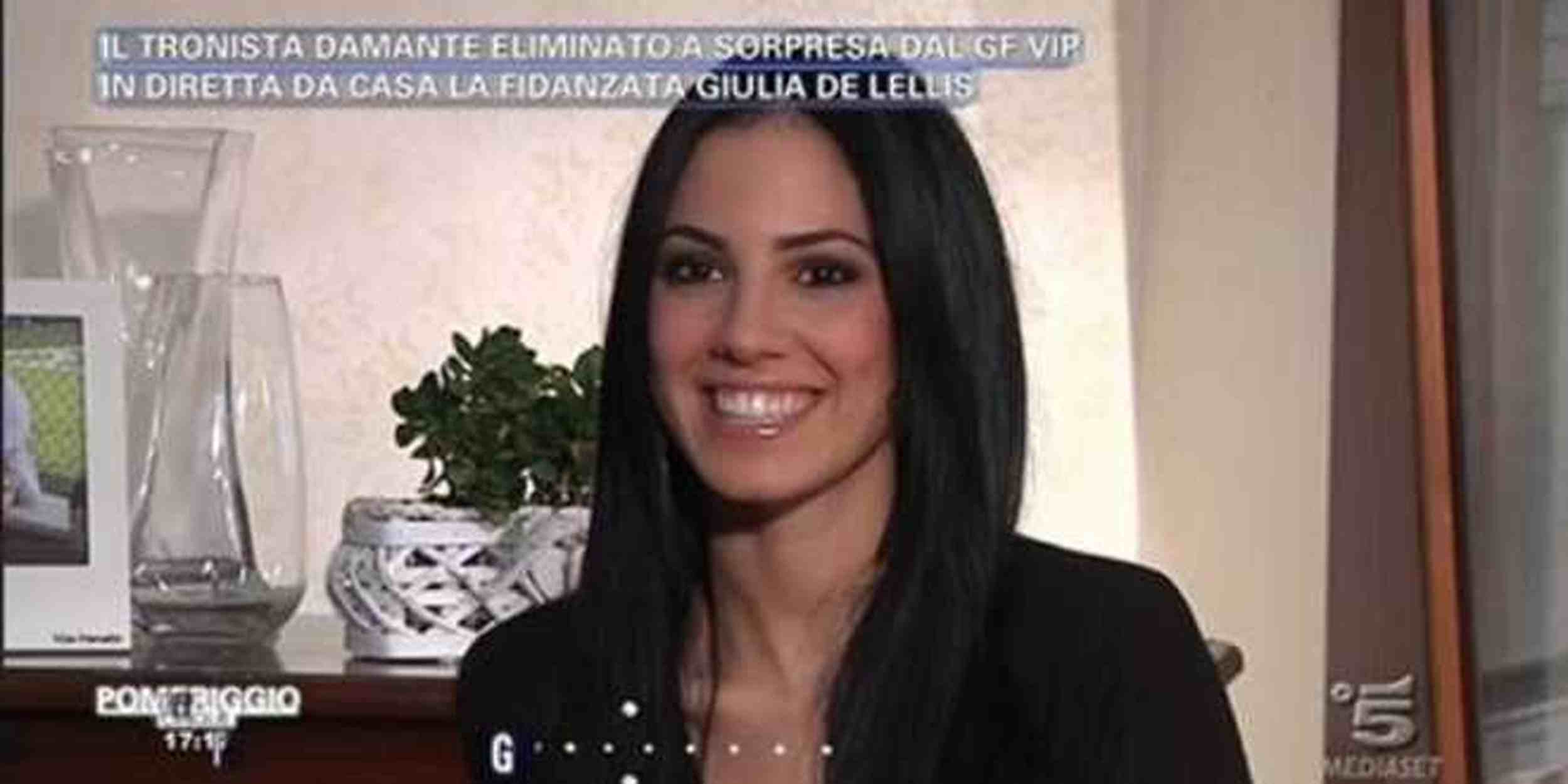 Uomini e Donne gossip: Giulia De Lellis andrà all’Isola... ma con un altro tronista!
