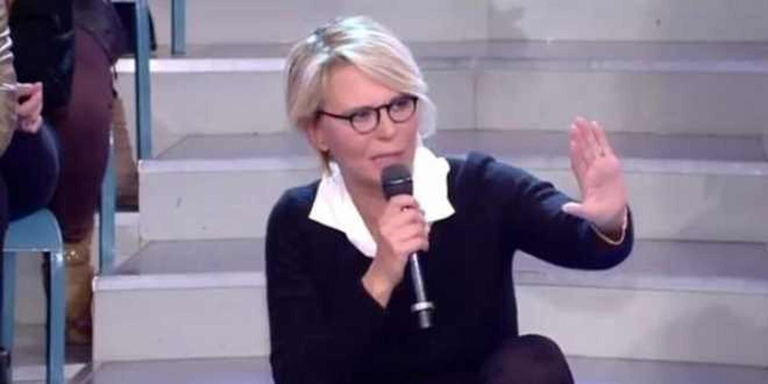 Uomini e Donne anticipazioni, nuovo tronista rinuncia al trono per amore