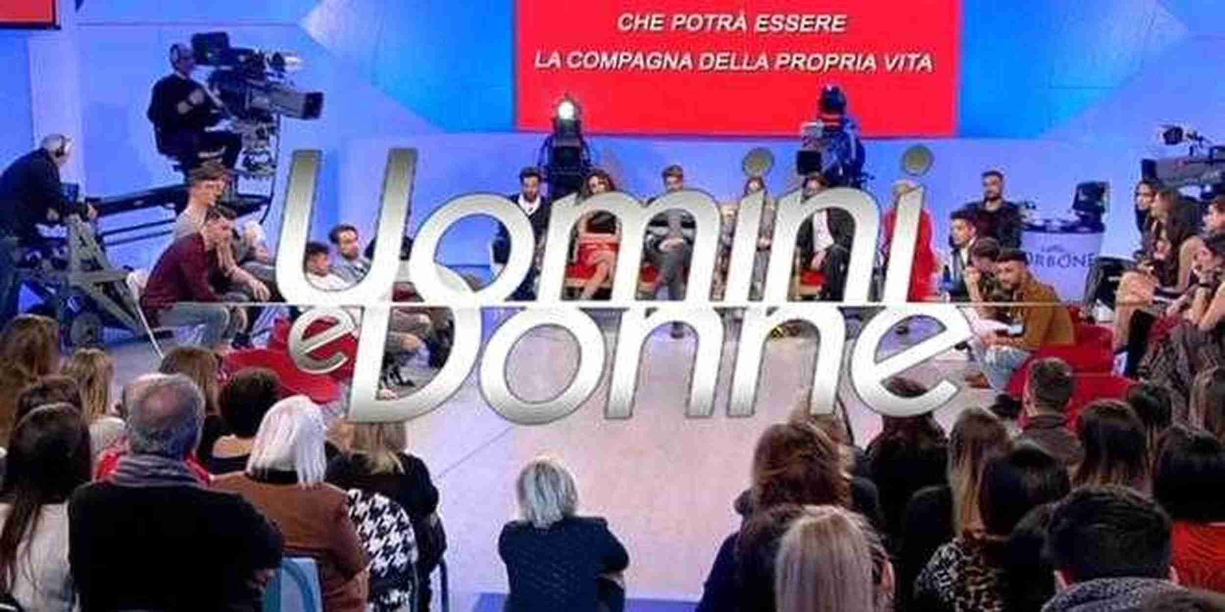 Uomini e Donne anticipazioni, svelata la data delle registrazioni post-natalizie
