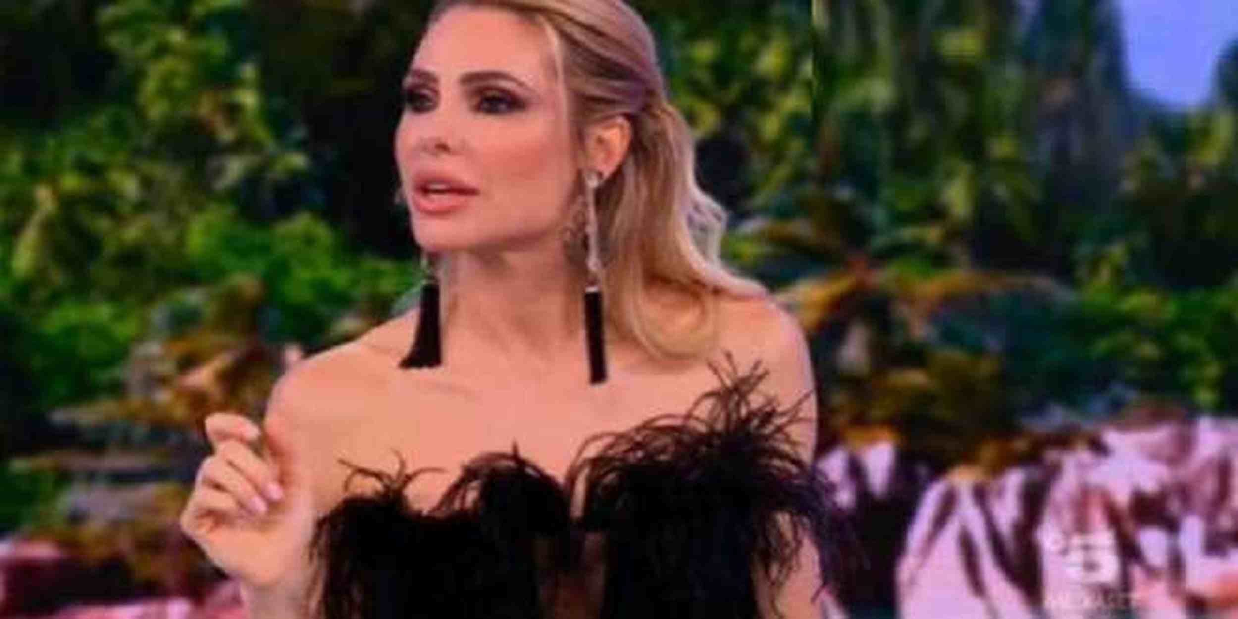 Isola dei Famosi 2022, rissa prima della partenza: ecco cosa è successo