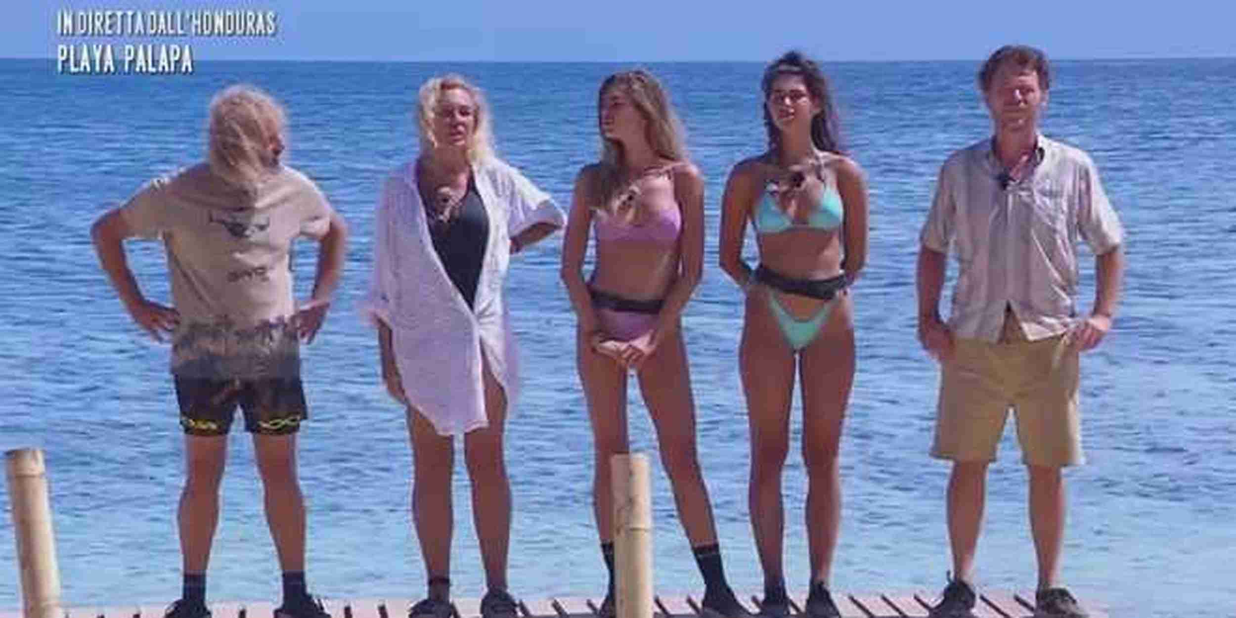 Isola dei Famosi, tre naufraghe hanno violato il regolamento: sanzioni in arrivo?