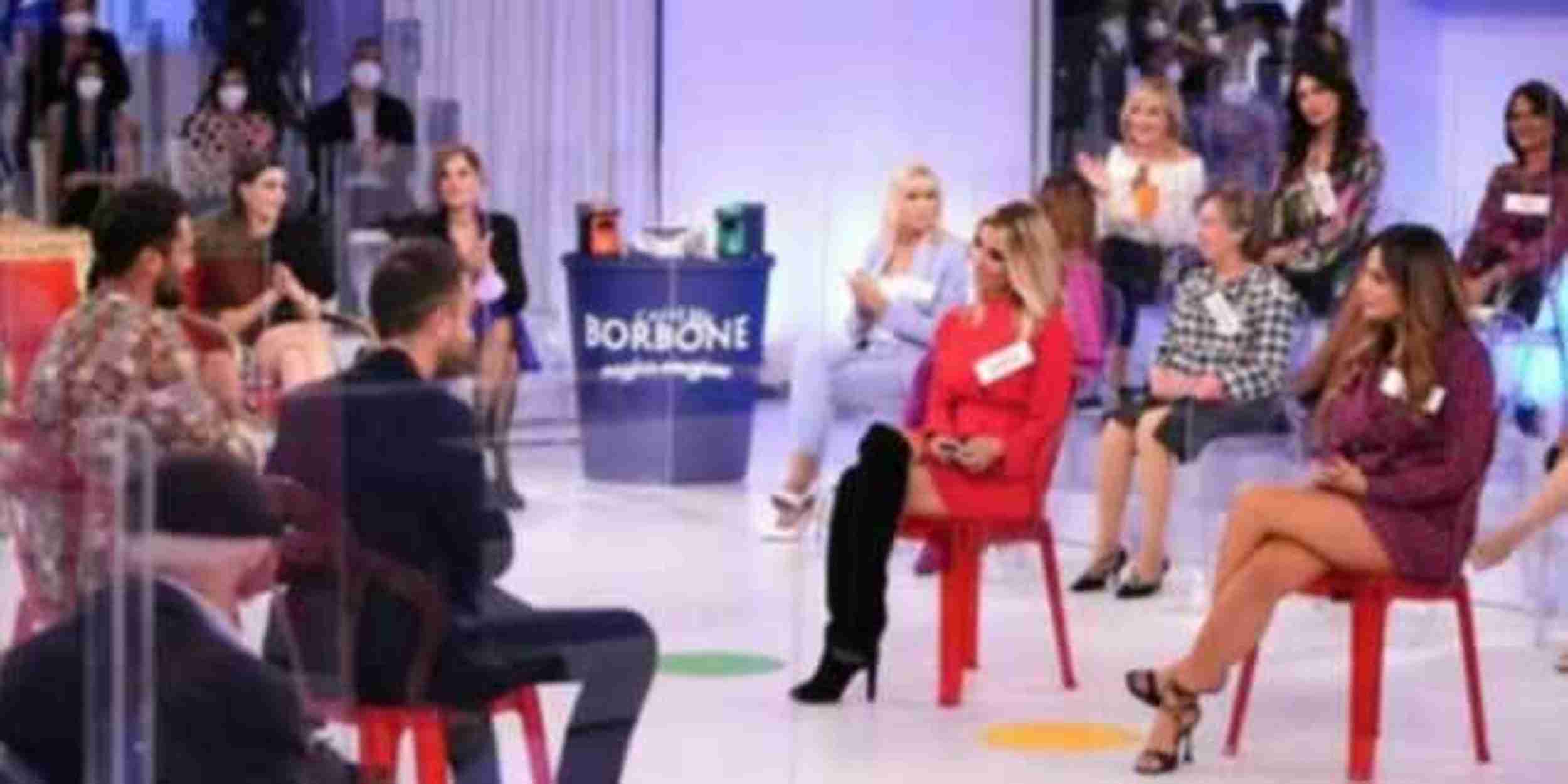 Trono over Uomini e Donne, ex dama ricoverata d'urgenza: "Non parlavo più"