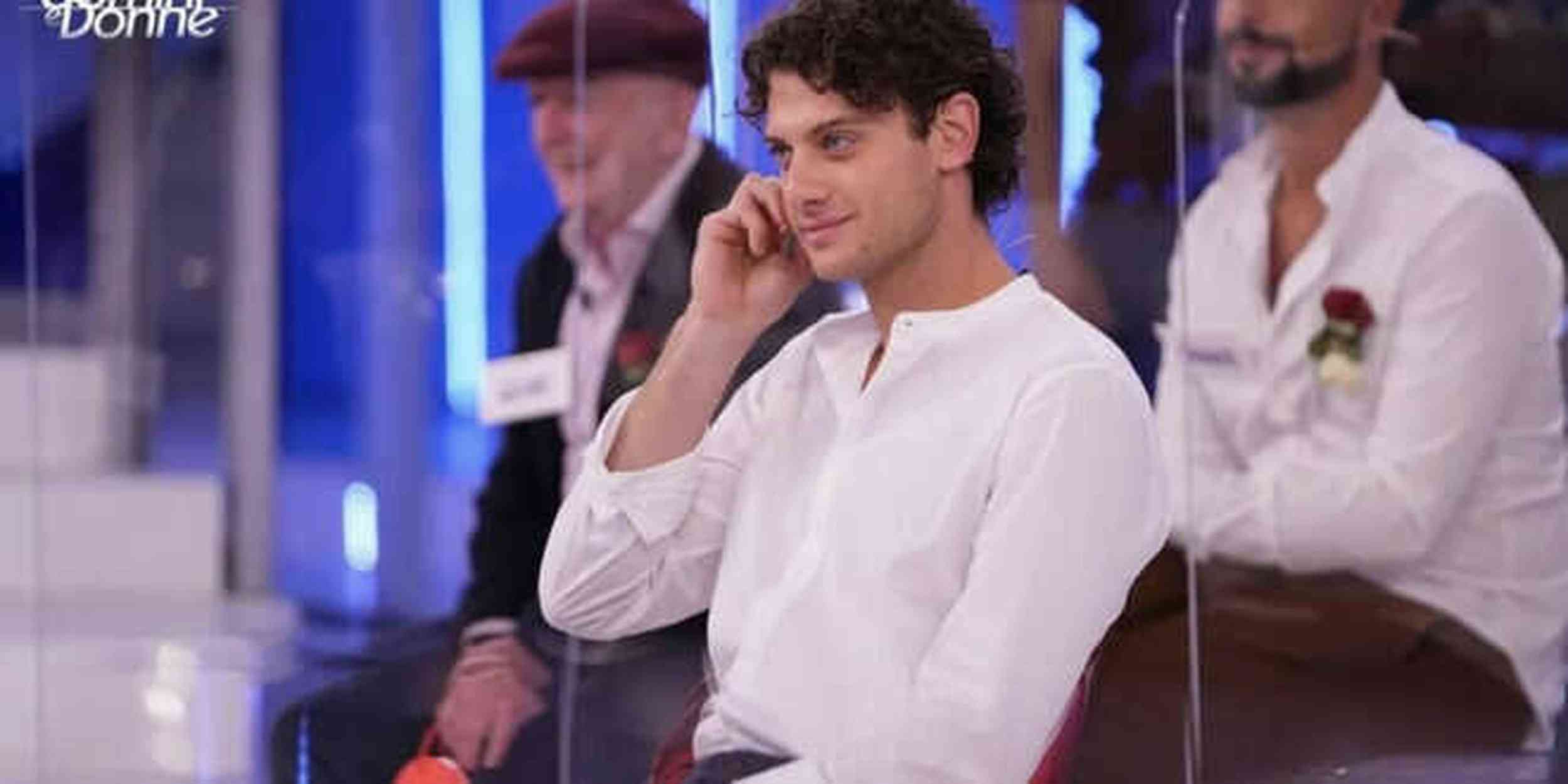 Uomini e Donne anticipazioni, Federico Nicotera rimane con una sola corteggiatrice