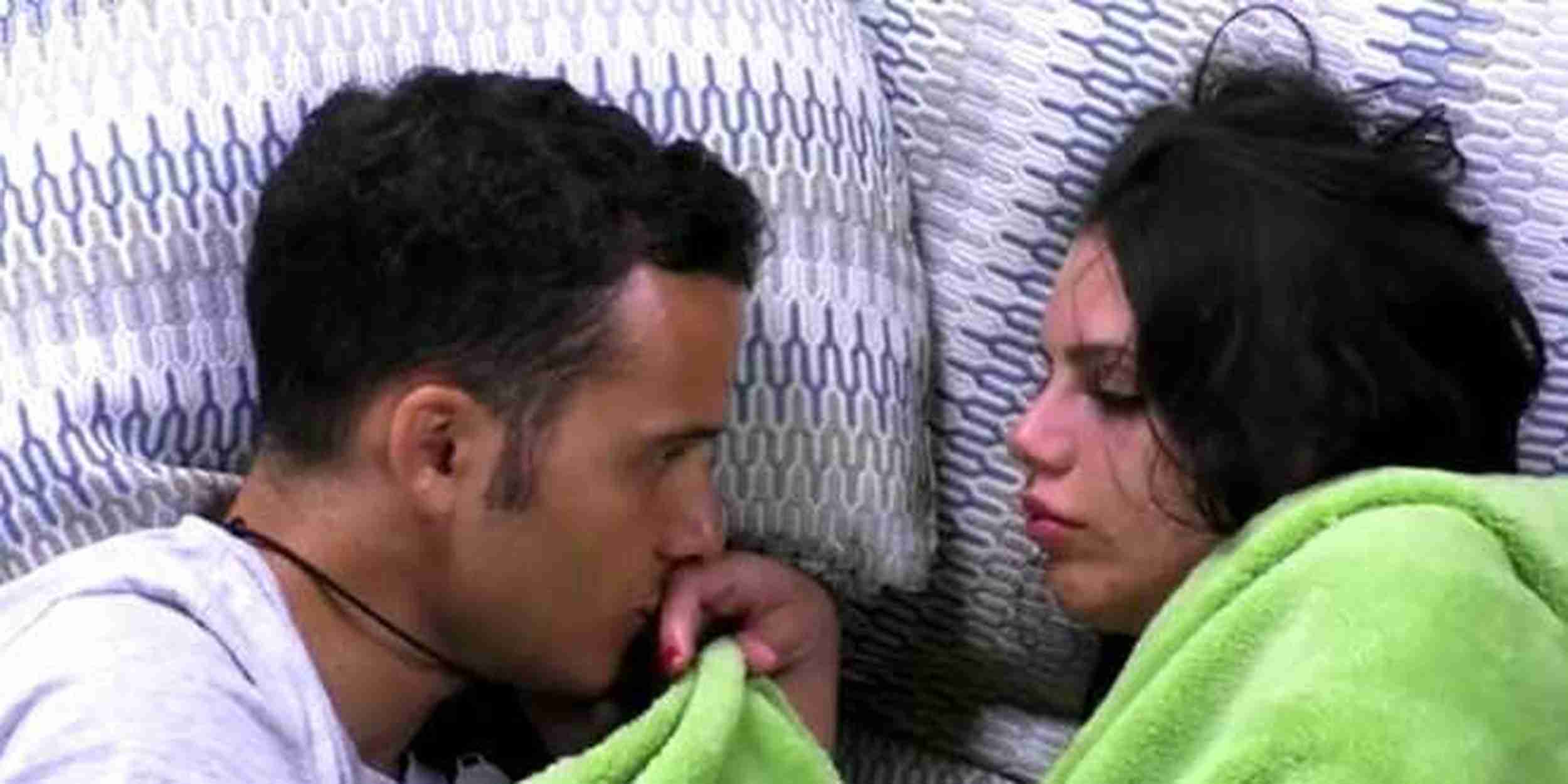 GF Vip 7, tra Edoardo Donnamaria e Antonella Fiordelisi scoppia la lite sull’assorbente
