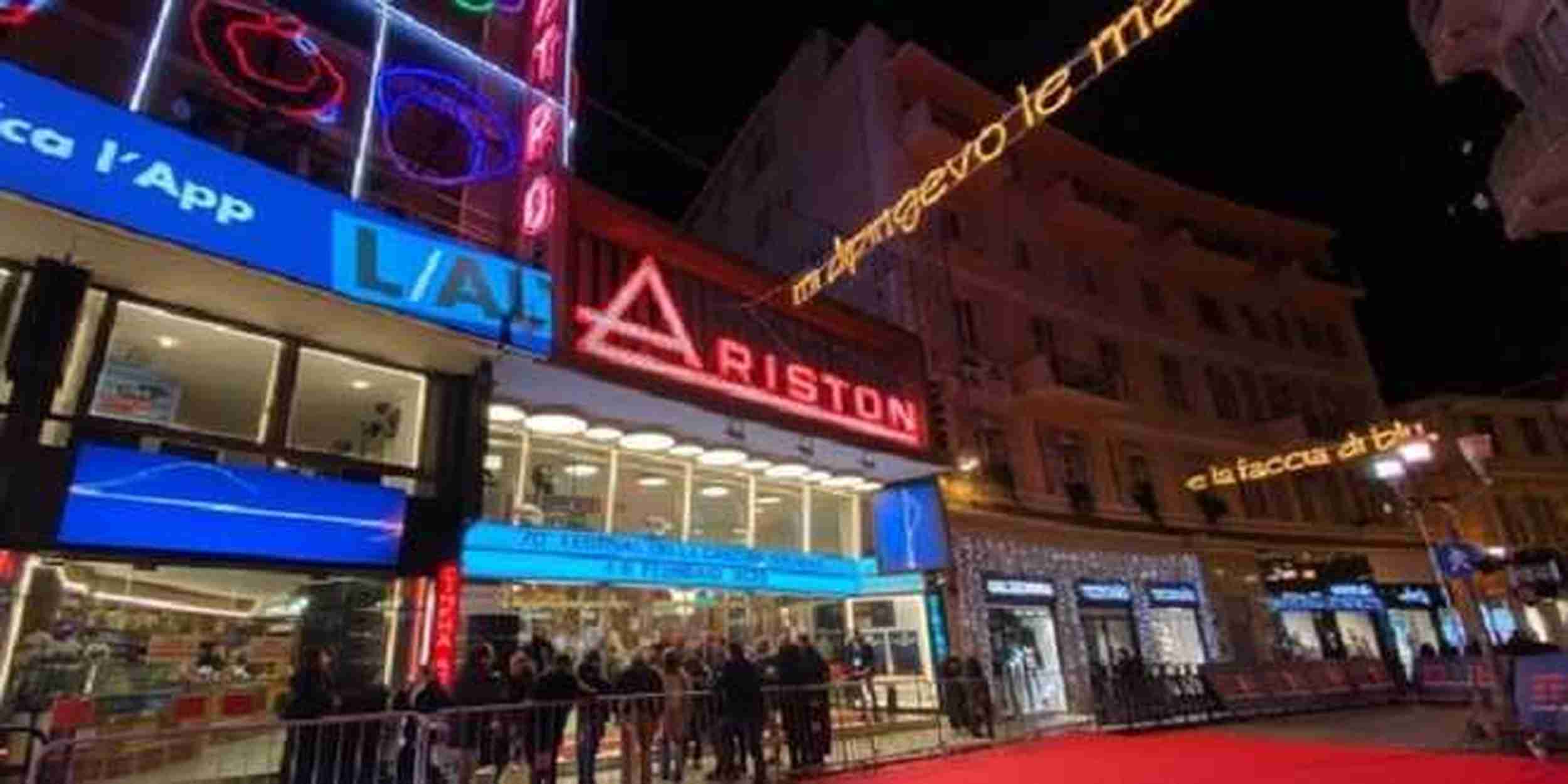 Sanremo 2023, scandalo dei prezzi dei biglietti: “Si parte dai 700 fino a…”
