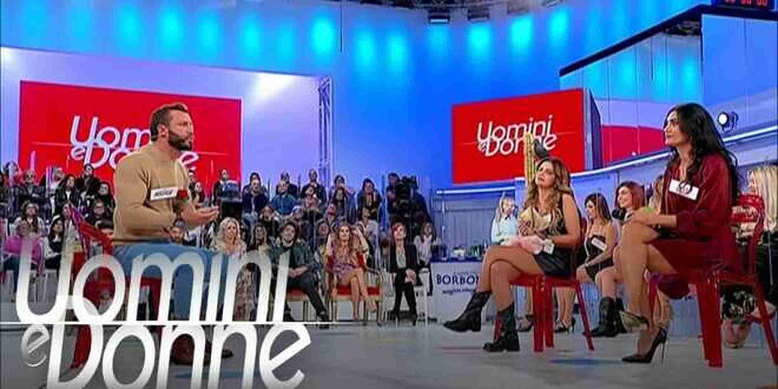Uomini e Donne, registrazione 20 gennaio 2023: un altro tronista abbandona?