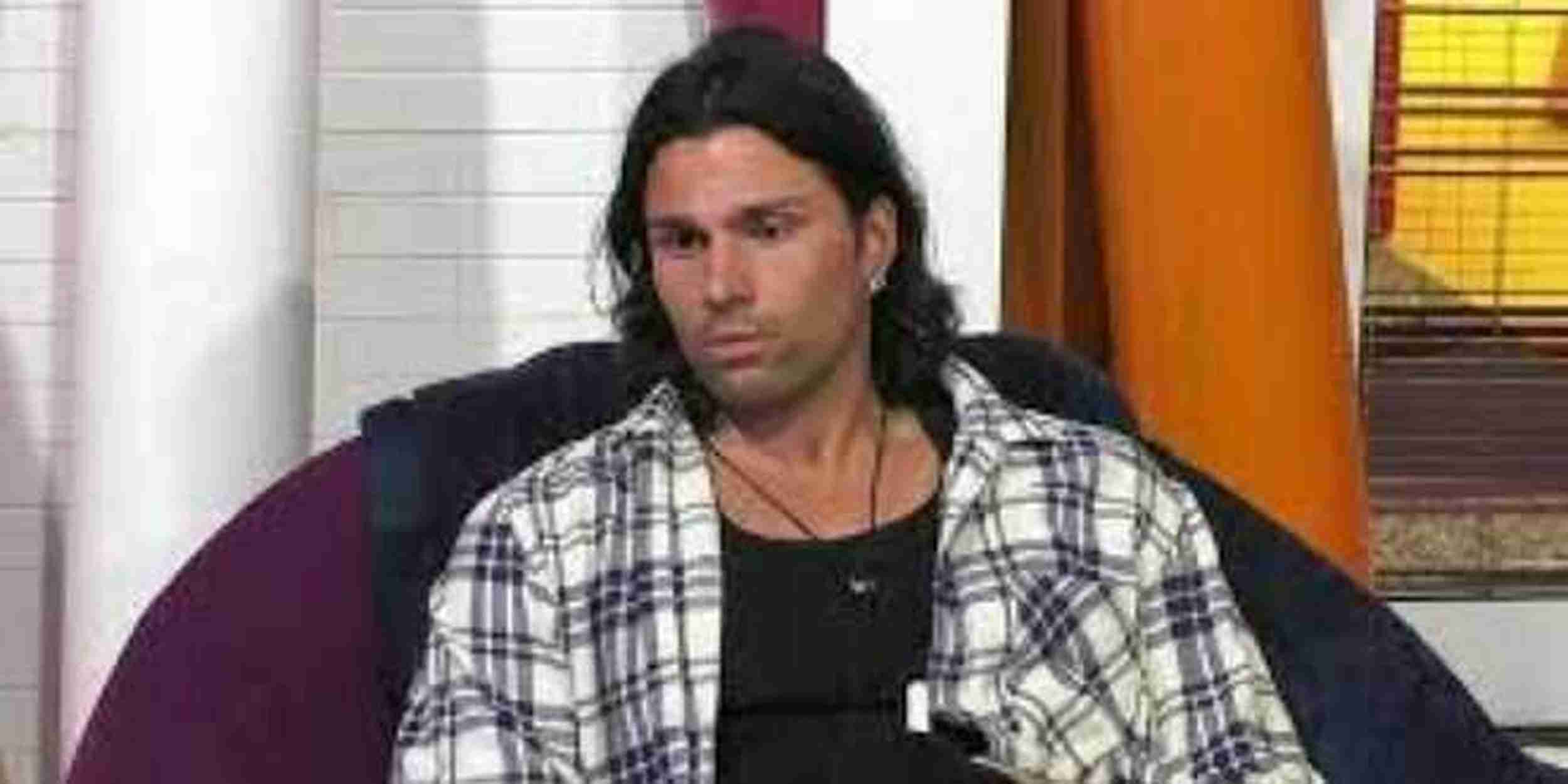 Scandalo al GF Vip 7, gesto scaramantico di Luca Onestini gli costerà la squalifica?