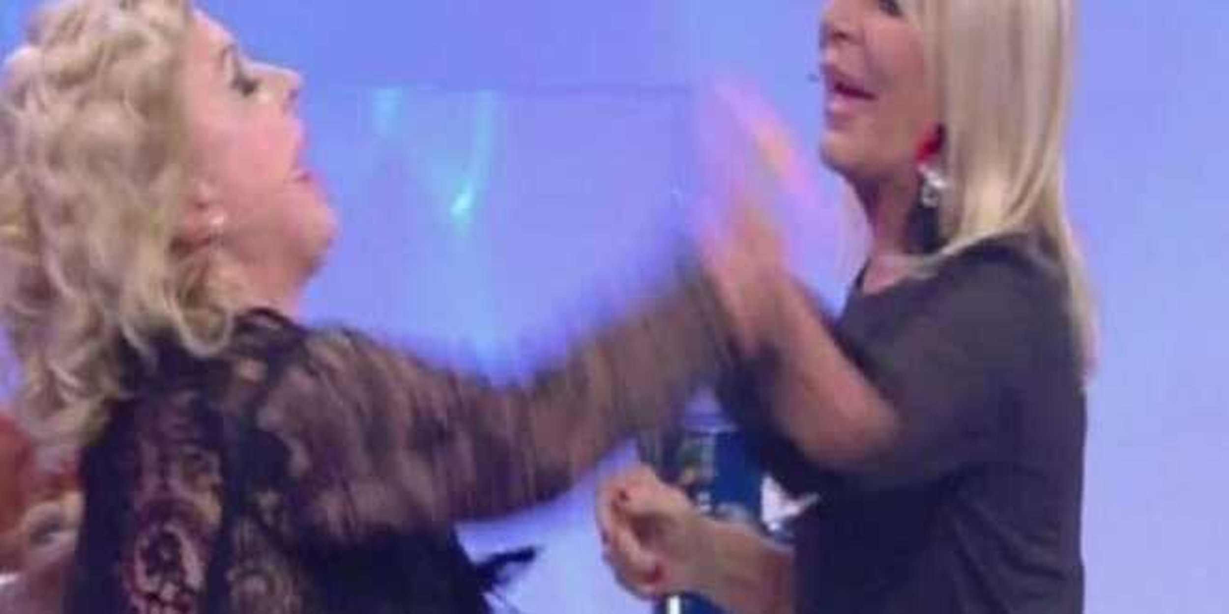 Uomini e donne, Tina Cipollari stroncata dalle critiche: "Basta con Gemma"