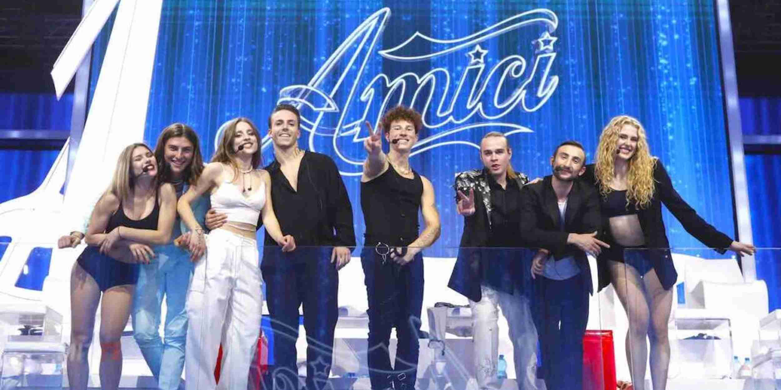 Amici 22, due concorrenti positivi al Covid: a rischio la semifinale?