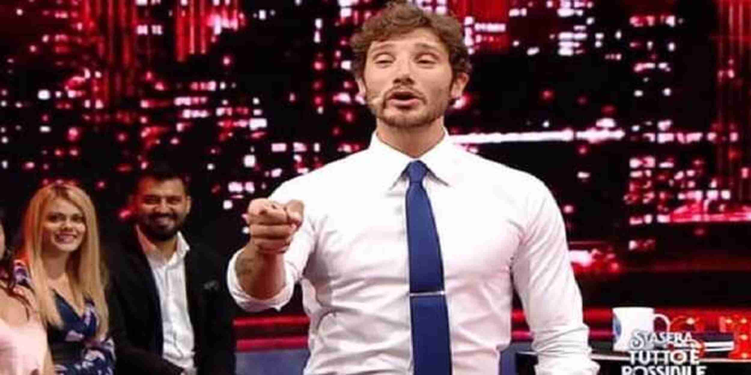 Stefano De Martino, arriva la tegola lavorativa: fuori da due programmi?
