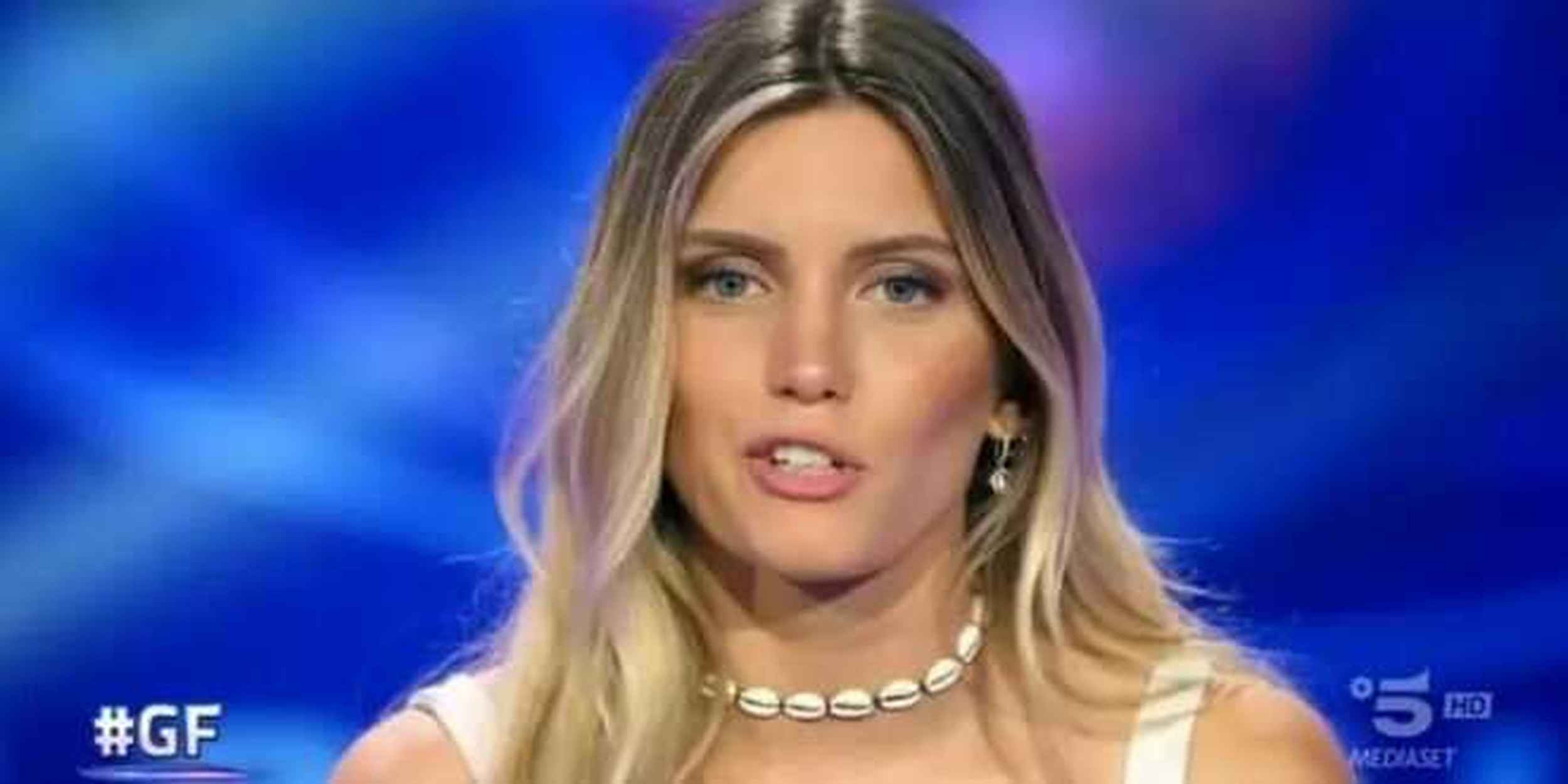 Grande Fratello 2023, Anita Olivieri avrebbe mentito sulla sua situazione sentimentale: la segnalazione