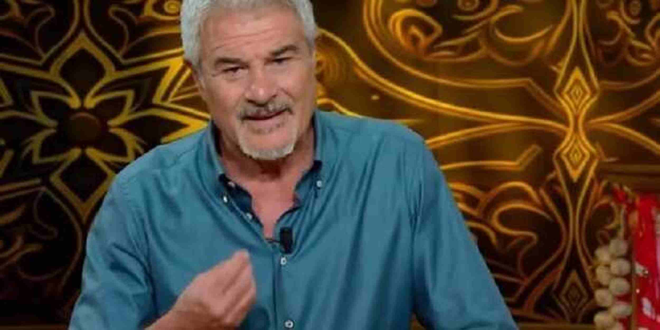 Mercante in Fiera, Pino Insegno replica alle critiche: “Soffro tantissimo”