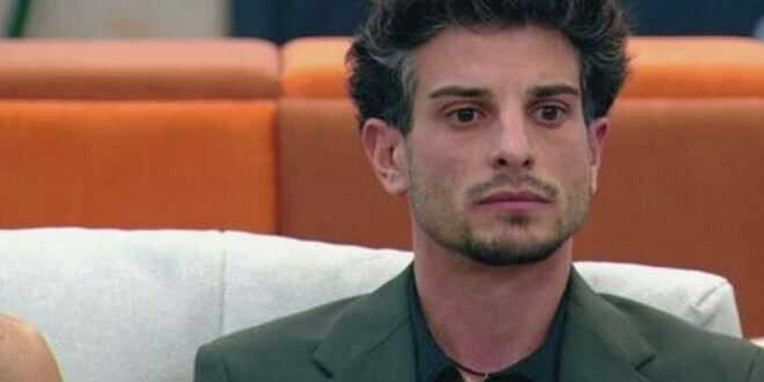 Grande Fratello 2023, Giuseppe Garibaldi in lacrime tutta la notte e pronto ad abbandonare: la grande paura