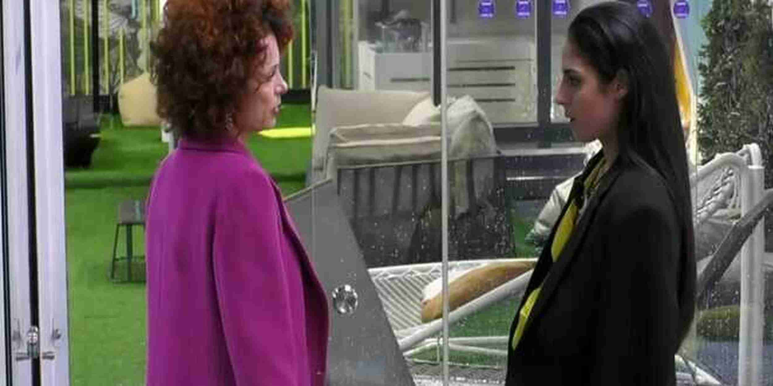 È maretta tra Perla Vatiero e Beatrice Luzzi: la casa si divide