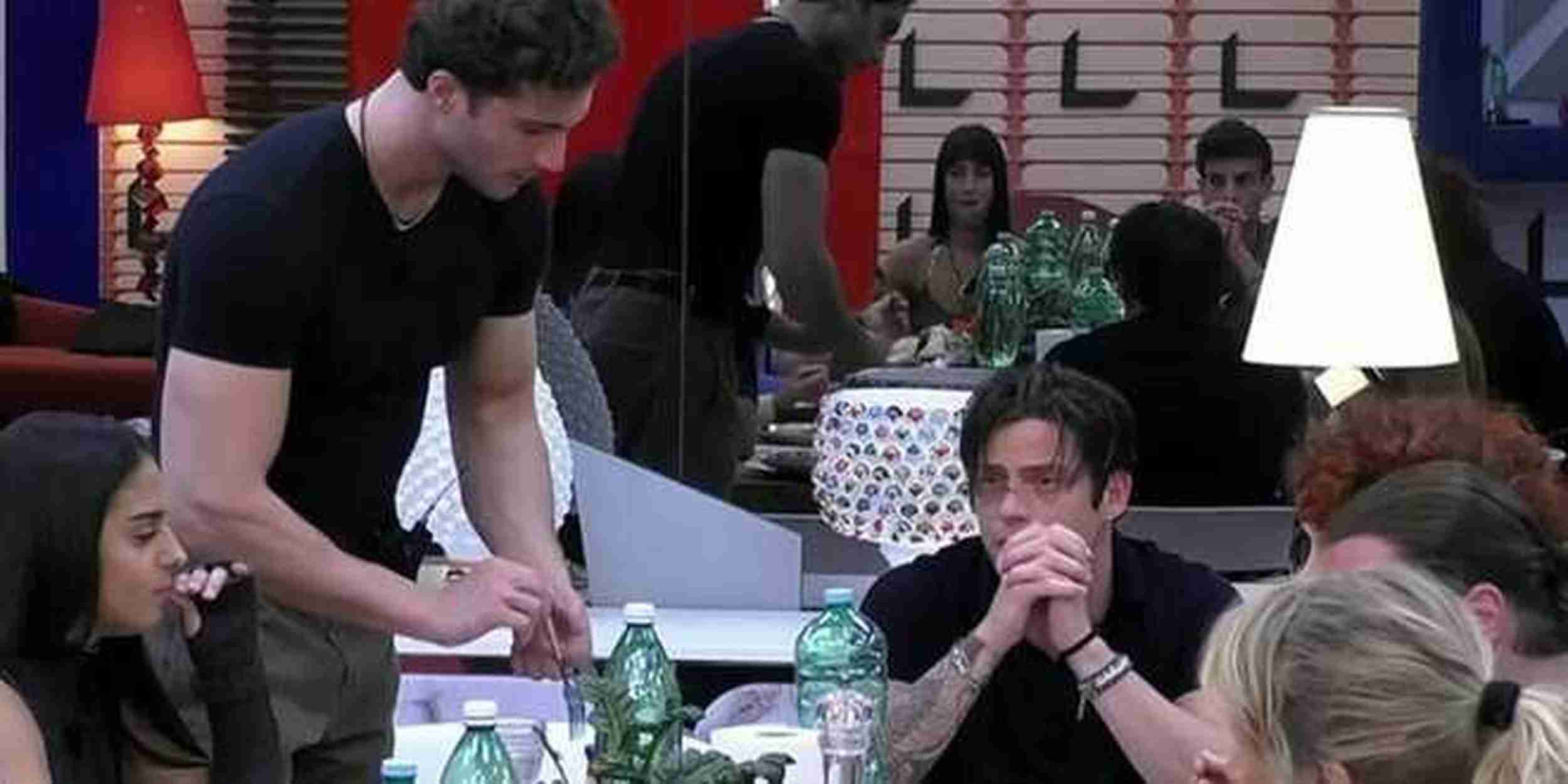 Grande Fratello, Alessio Falsone fa un gesto orribile verso Federico Massaro: intervengono gli autori