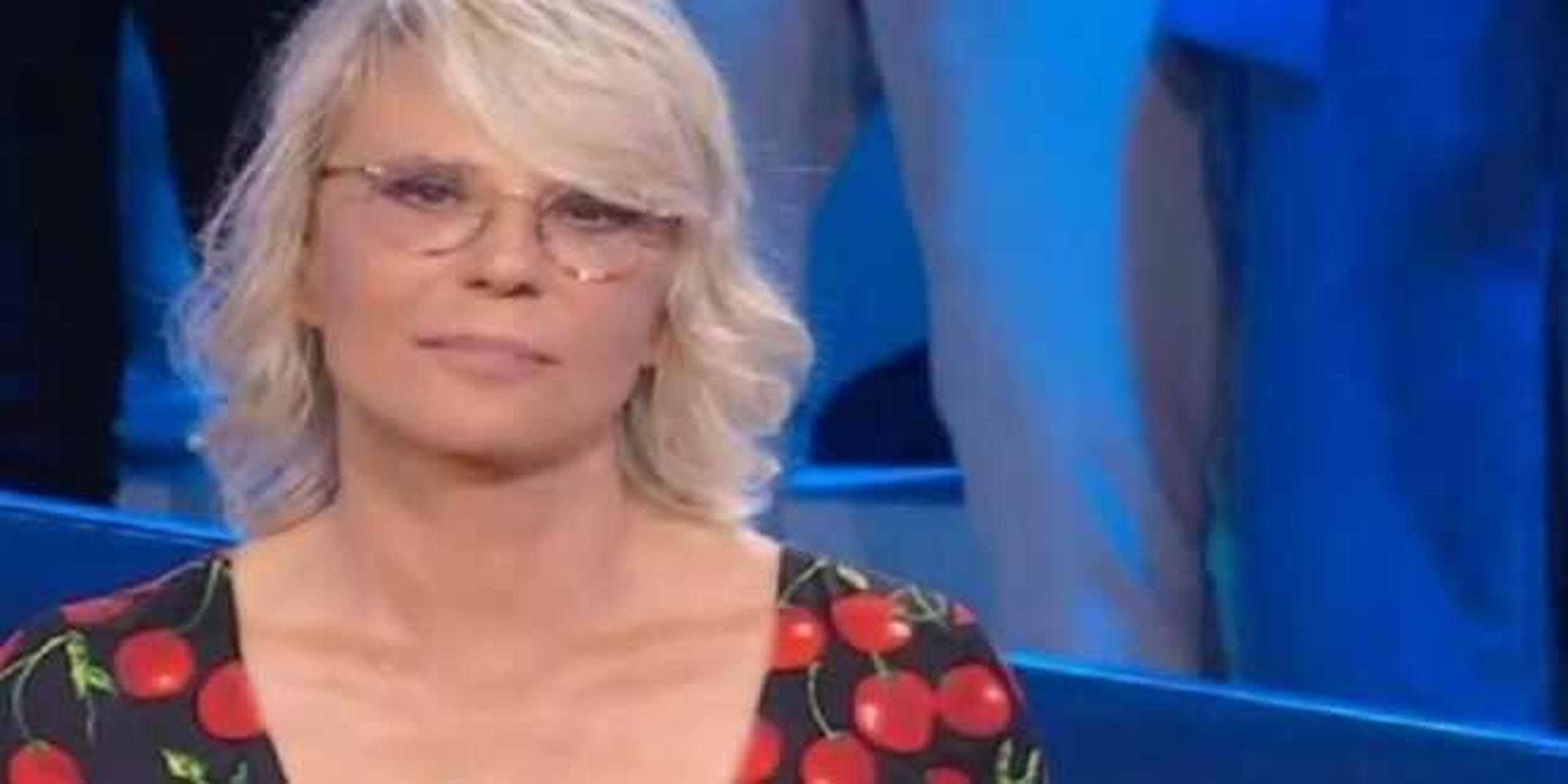 Amici 24, caos docenti nella scuola: Maria De Filippi furiosa ad un passo dal debutto