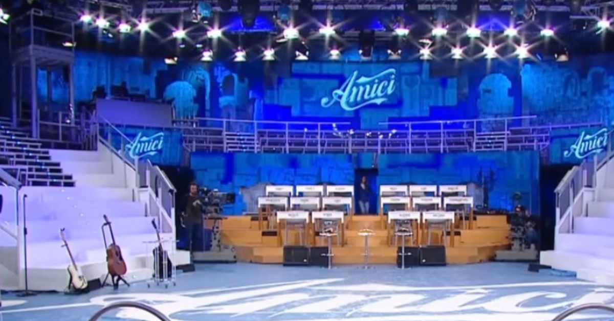 Anticipazioni Amici 24 puntata 1 dicembre: sfide, ospiti e gossip.