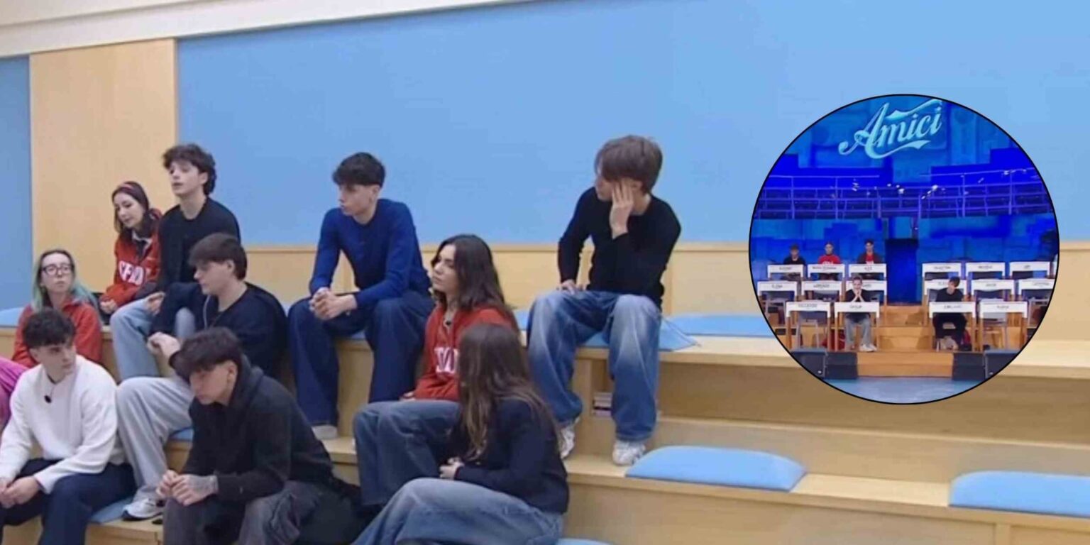 Studio di Amici durante una registrazione con Maria De Filippi e gli allievi