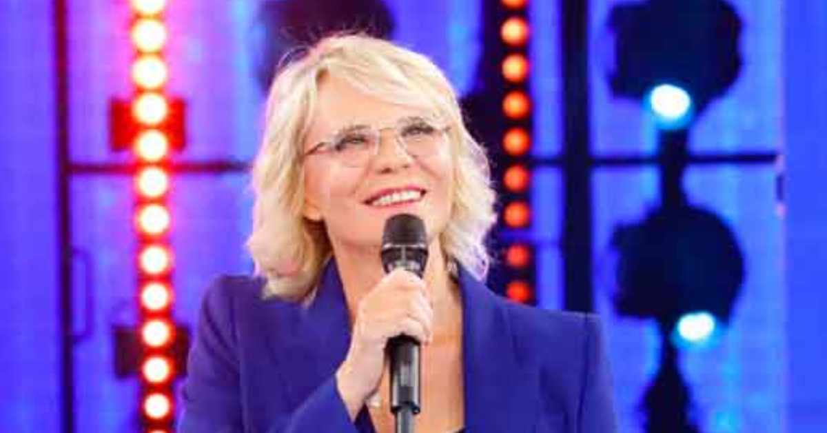Uno scatto di Maria De Filippi nello studio del serale di Amici