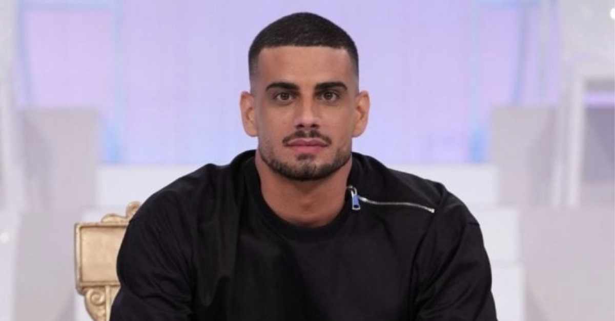 Uno scatto di Alessio Pecorelli sul trono di Uomini e Donne