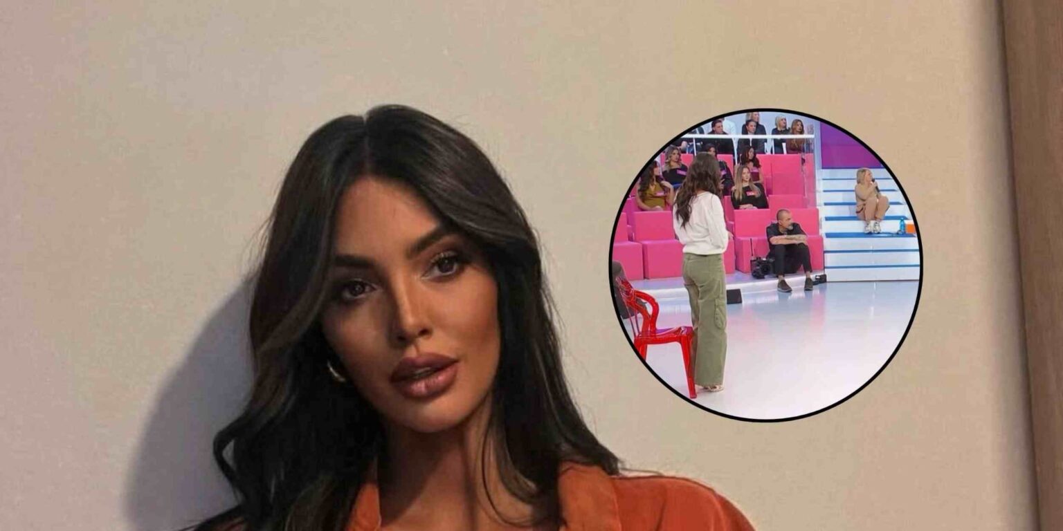 Sara Gaudenzi in primo piano nello studio di Uomini e Donne.