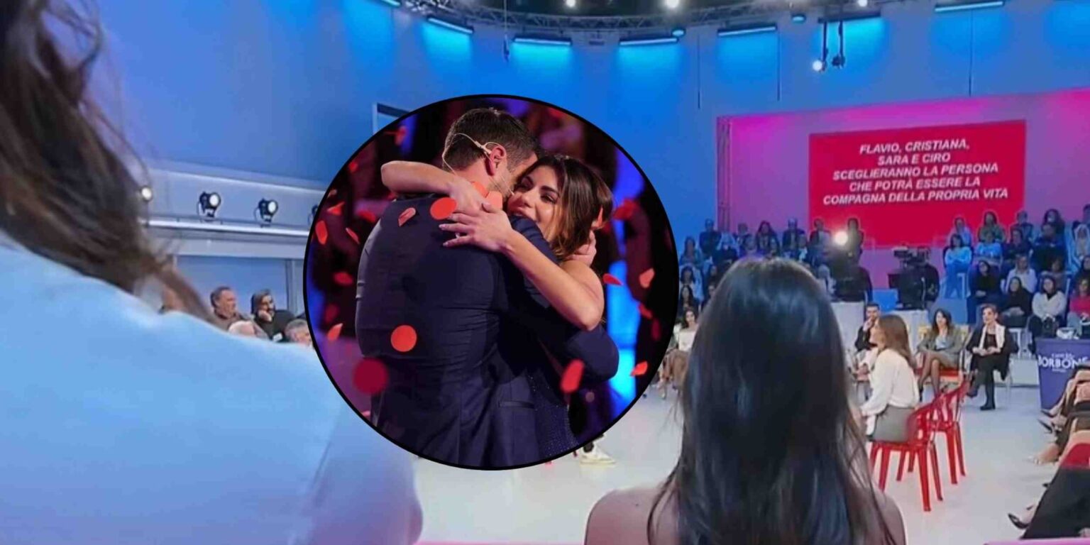 Flavio Ubirti durante la scelta a Uomini e Donne, studio con petali e luci.