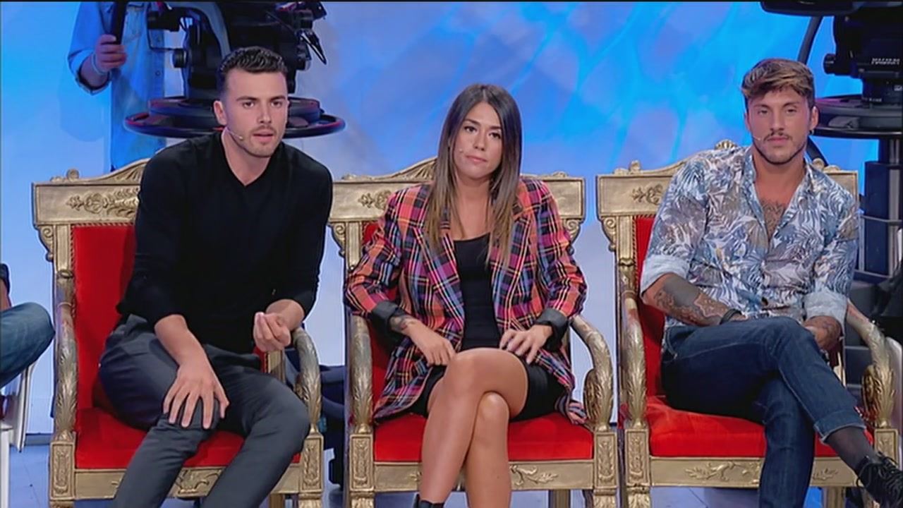 Anticipazioni Uomini e Donne, registrazione trono classico 25-10-2019: segnalazioni e baci appassionati