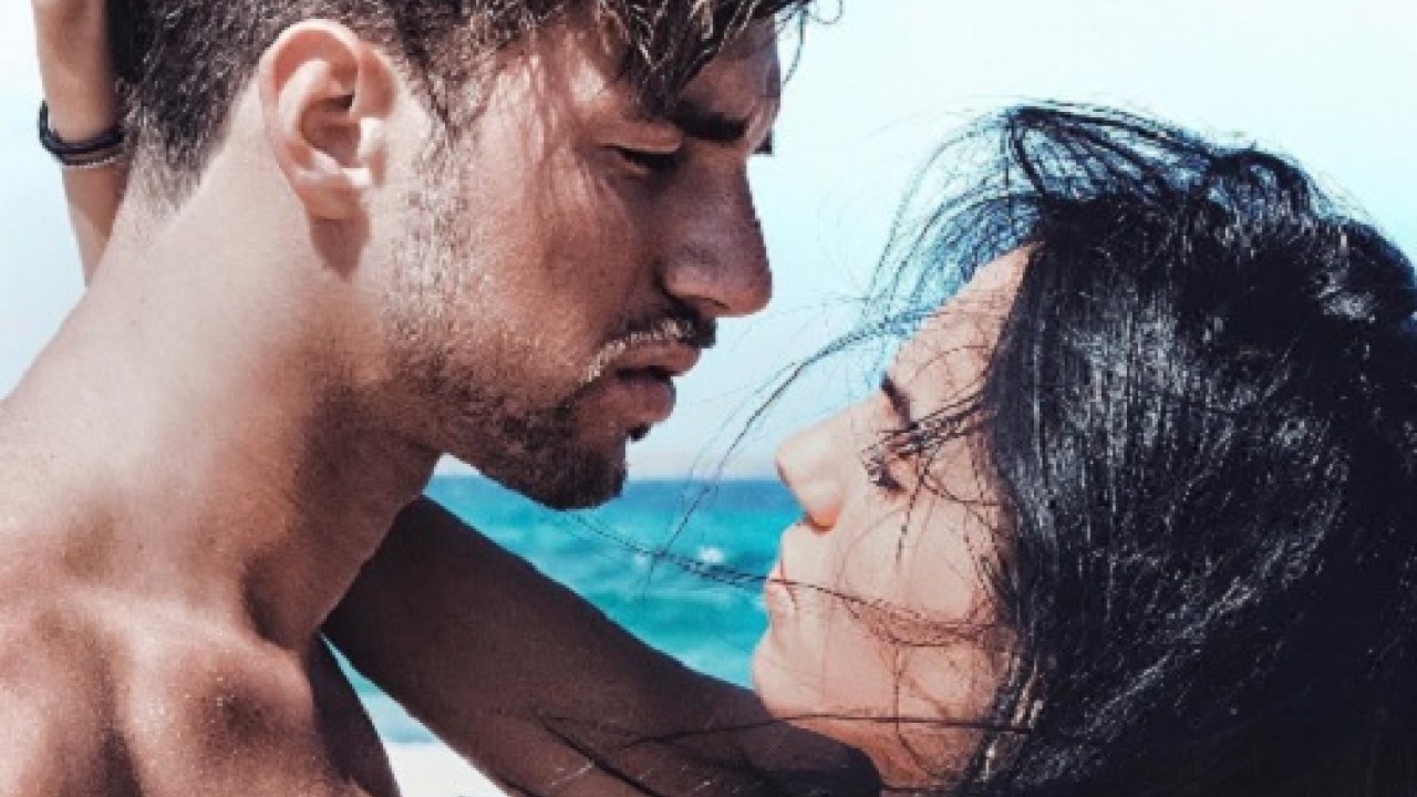 Uomini e Donne news, Andrea Damante confessa: "Indosso ancora il bracciale di Giulia"