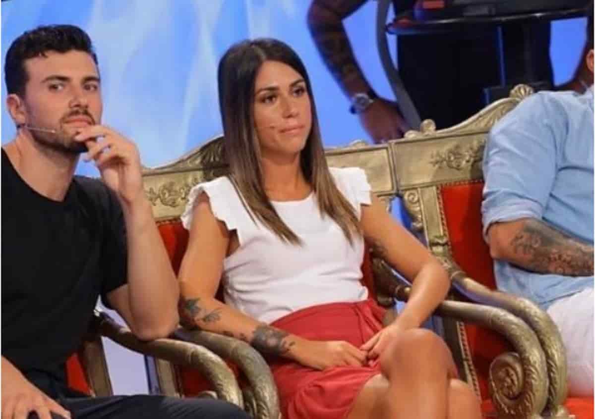 Anticipazioni Uomini e Donne, il primo bacio e una lite furibonda per la tronista Giulia: caos in studio