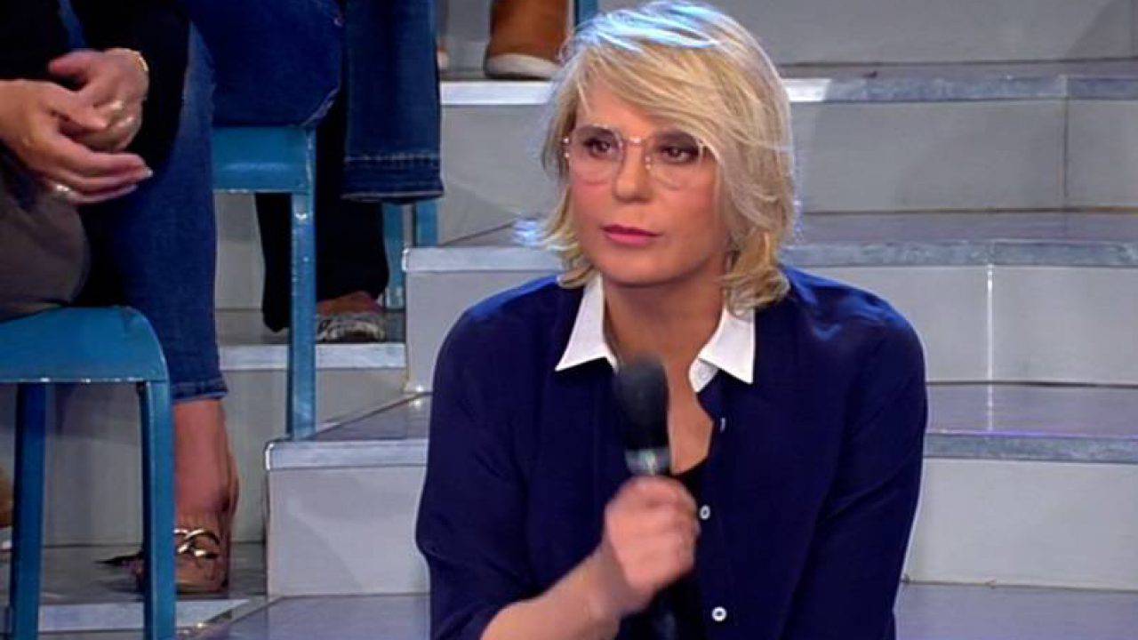 Uomini e Donne anticipazioni, la nuova tronista a colloquio da Maria De Filippi: è un'ex gieffina!