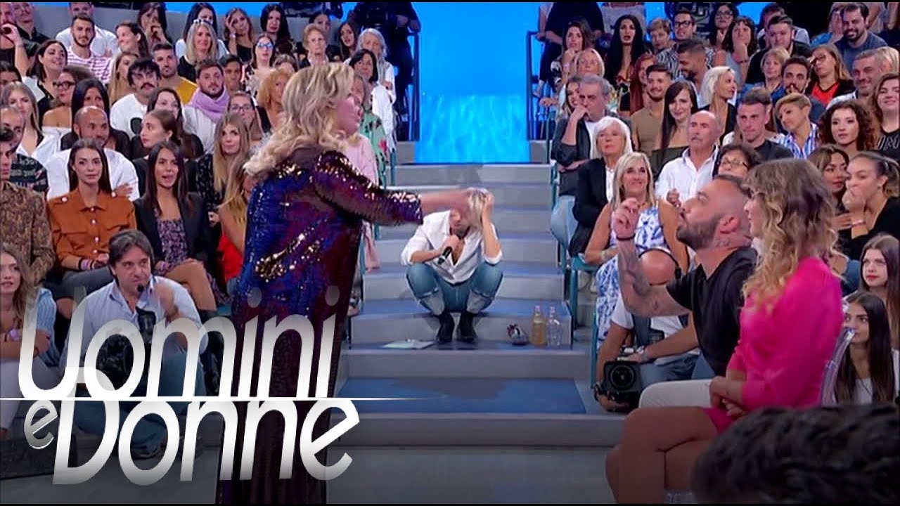 Uomini e Donne anticipazioni, rimandata la registrazione del trono classico: ecco quando ci sarà