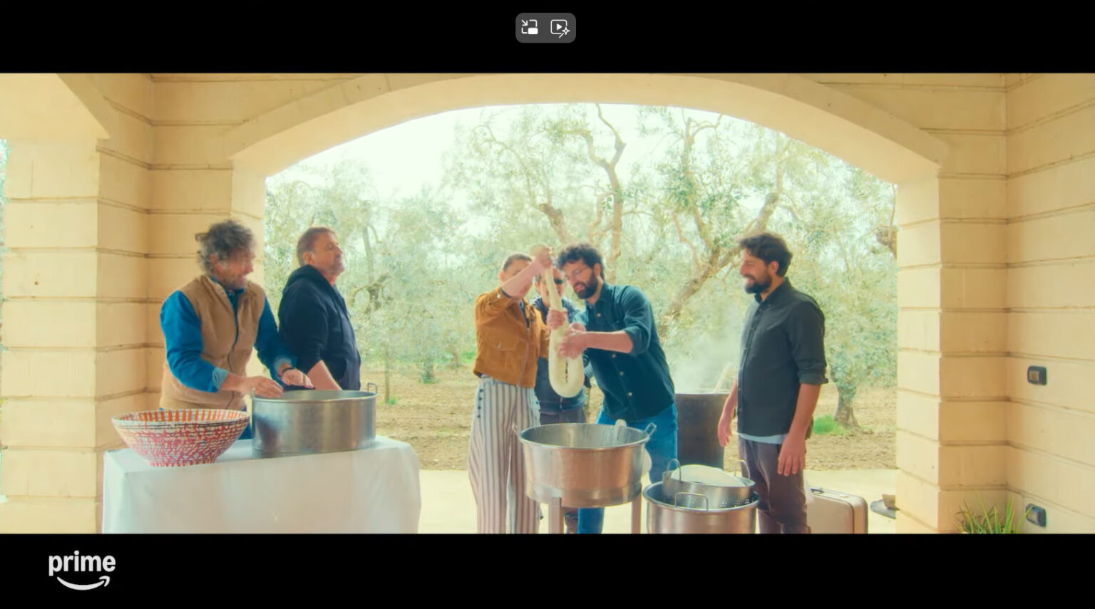 Foto tratta dal trailer ufficiale di Dinner Club, stagione tre