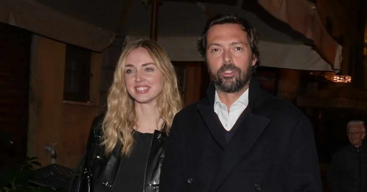 Chiara Ferragni e Giovanni Tronchetti Provera a Roma, sorridenti e mano nella mano.