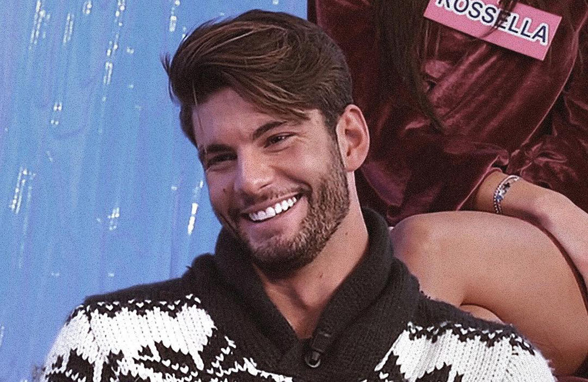 Temptation Island Vip 2019, Antonio Moriconi fa colpo su una fidanzata ma ha un comportamento strano