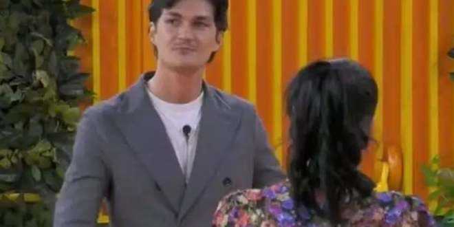 Grande Fratello VIP: Adua Del Vesco davvero incinta? Ecco cosa ha rivelato