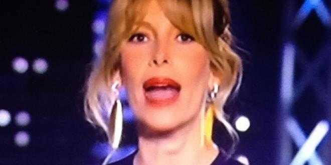 Grande Fratello vip 4: Alessia Marcuzzi guarda in tv il reality e tifa Wanda Nara