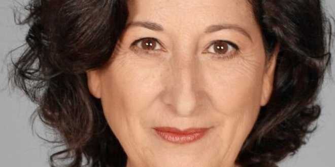 Anticipazioni Una Vita, puntate spagnole: l'inaspettata proposta di Ursula a Santiago