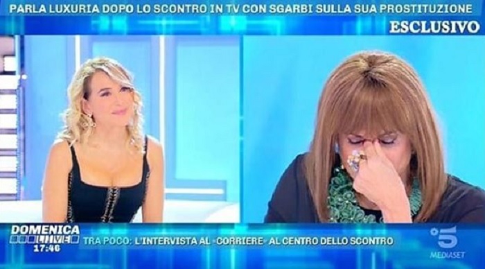 Luxuria affronta la d'Urso in diretta: "Dovevi essere la Barbara che li mette in riga"