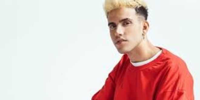 Amici 20, web in tilt per l'uscita dell'autobiografia di Aka7even