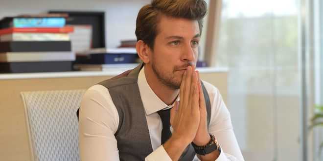 Daydreamer puntate turche: Emre viene licenziato