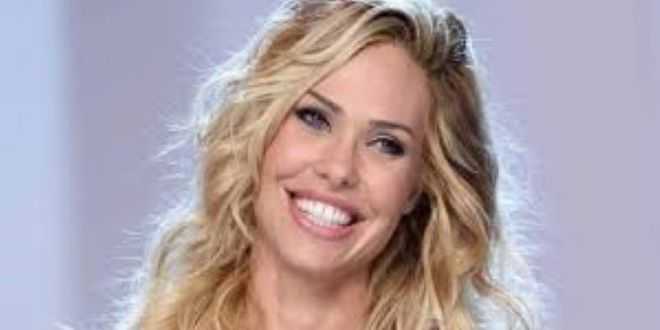 Gf Vip 6, Ilary Blasi e la stoccata ad Alfonso Signorini: " Sei stato bravissimo, ma ora sparisci!"