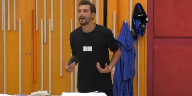 GF VIP: Andrea Zelletta litiga con Pierpaolo Petrelli e lui avverte un malore