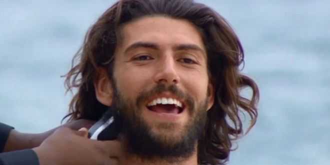 Isola dei famosi 2021, Ignazio Moser diventa l'eroe dei naufraghi