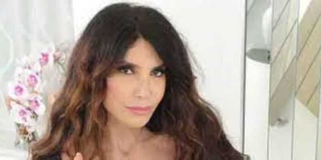 Isola dei famosi 2022, Carmen Di Pietro ai ferri corti con Clemente e Laura