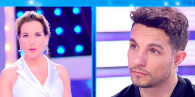 Marco Carta bloccato fuori dagli studi Mediaset: Barbara d'Urso svela cosa è successo