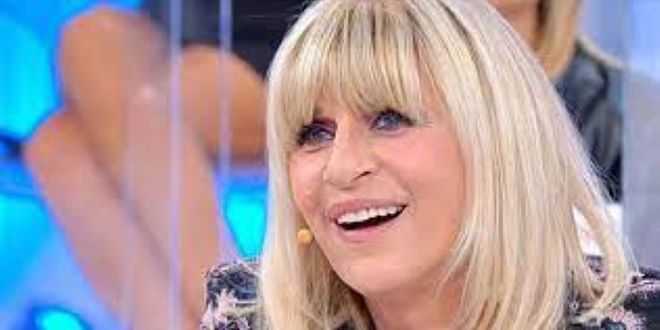 News Uomini e donne, Gemma Galgani al veleno contro le critiche sul suo seno