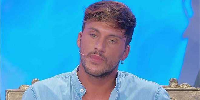 Anticipazioni Uomini e donne: Giovanna Abate mente, Tina Cipollari lo sospetta