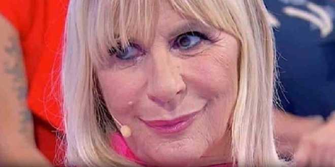 Uomini e Donne anticipazioni: Gemma Galgani conosce un nuovo cavaliere e scoppia in lacrime